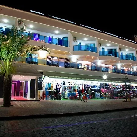Opia فندق