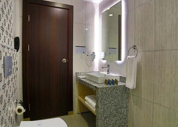 Opia Hotel