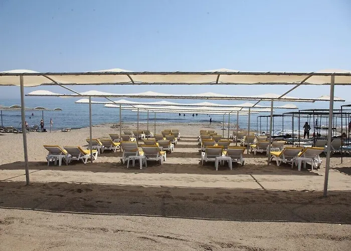 Hotel Opia *